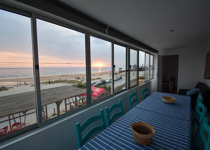 Rock\'S Beach Spot Front